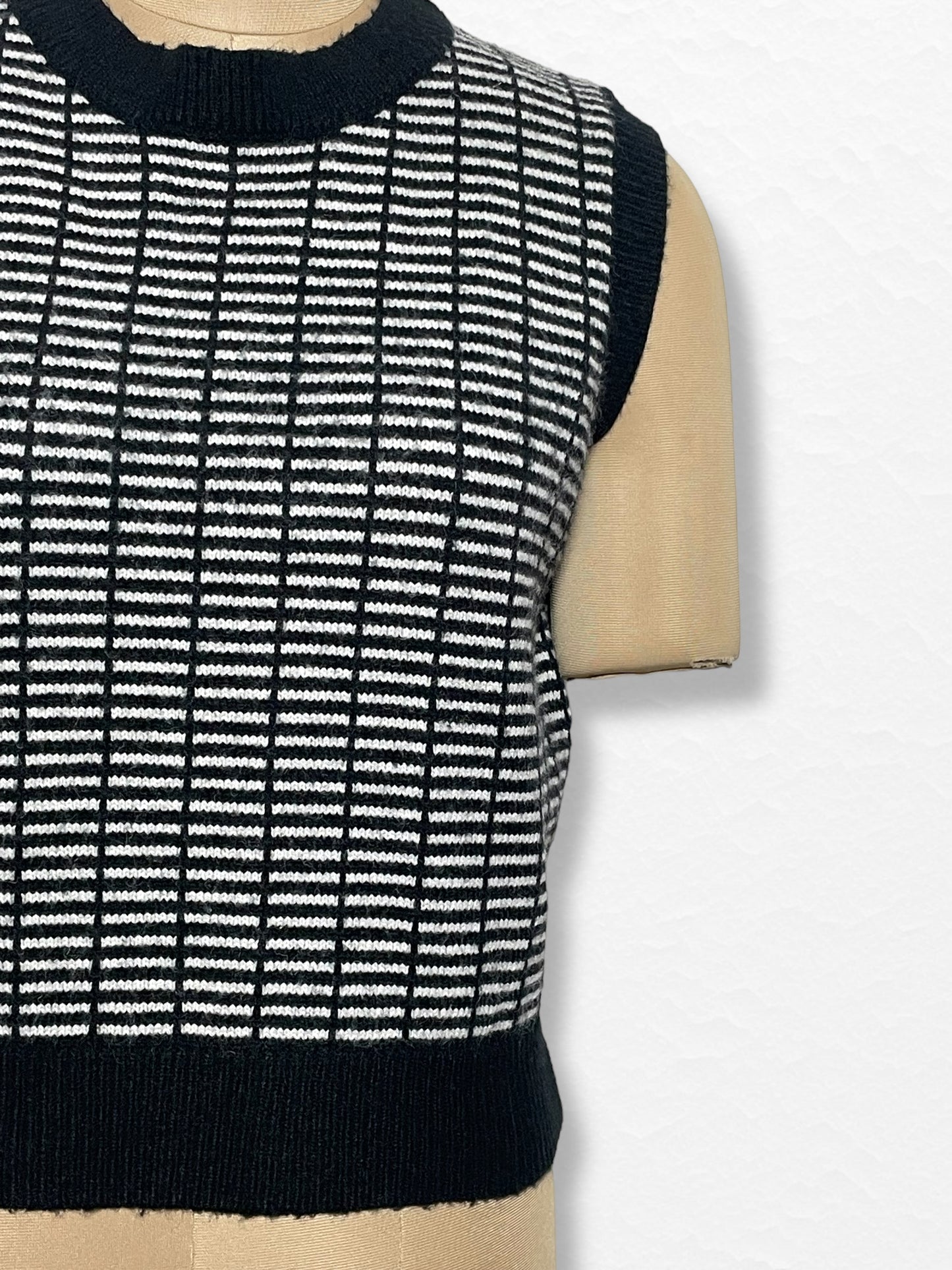 Women's Sweater Vest 2487