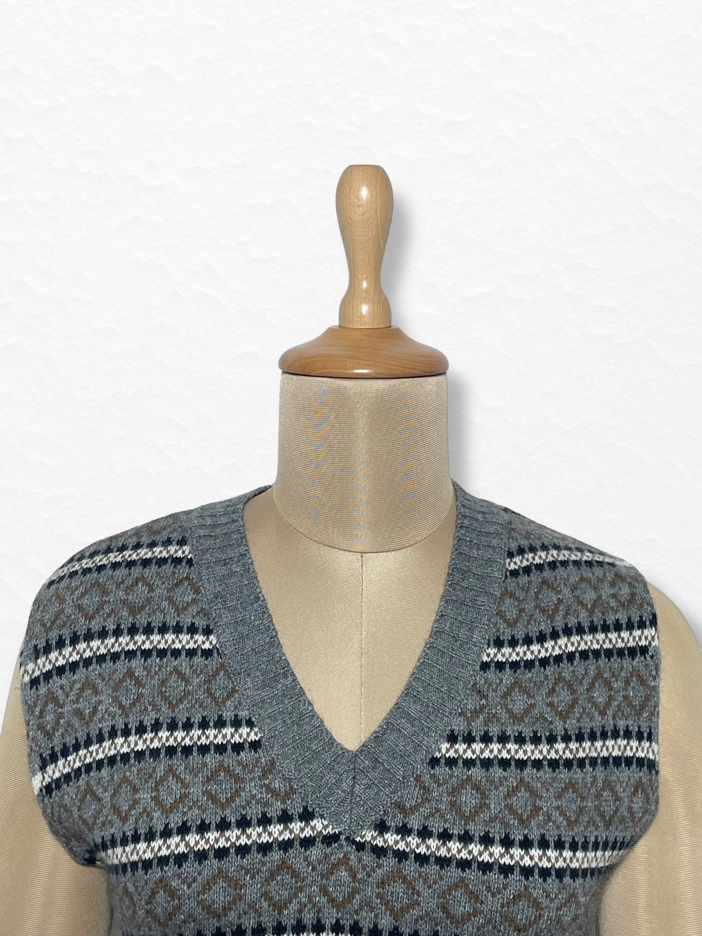 Women's Sweater Vest 2496
