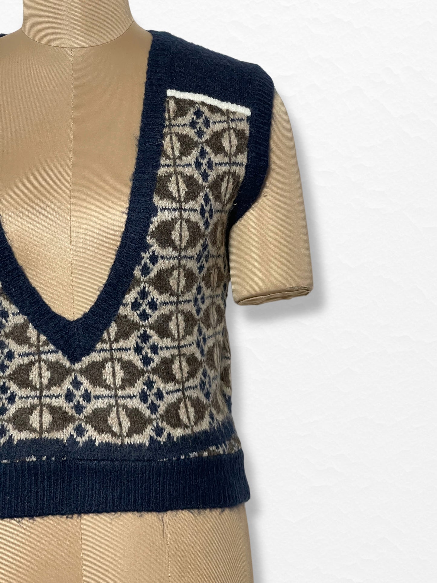 Women's Sweater Vest 2335