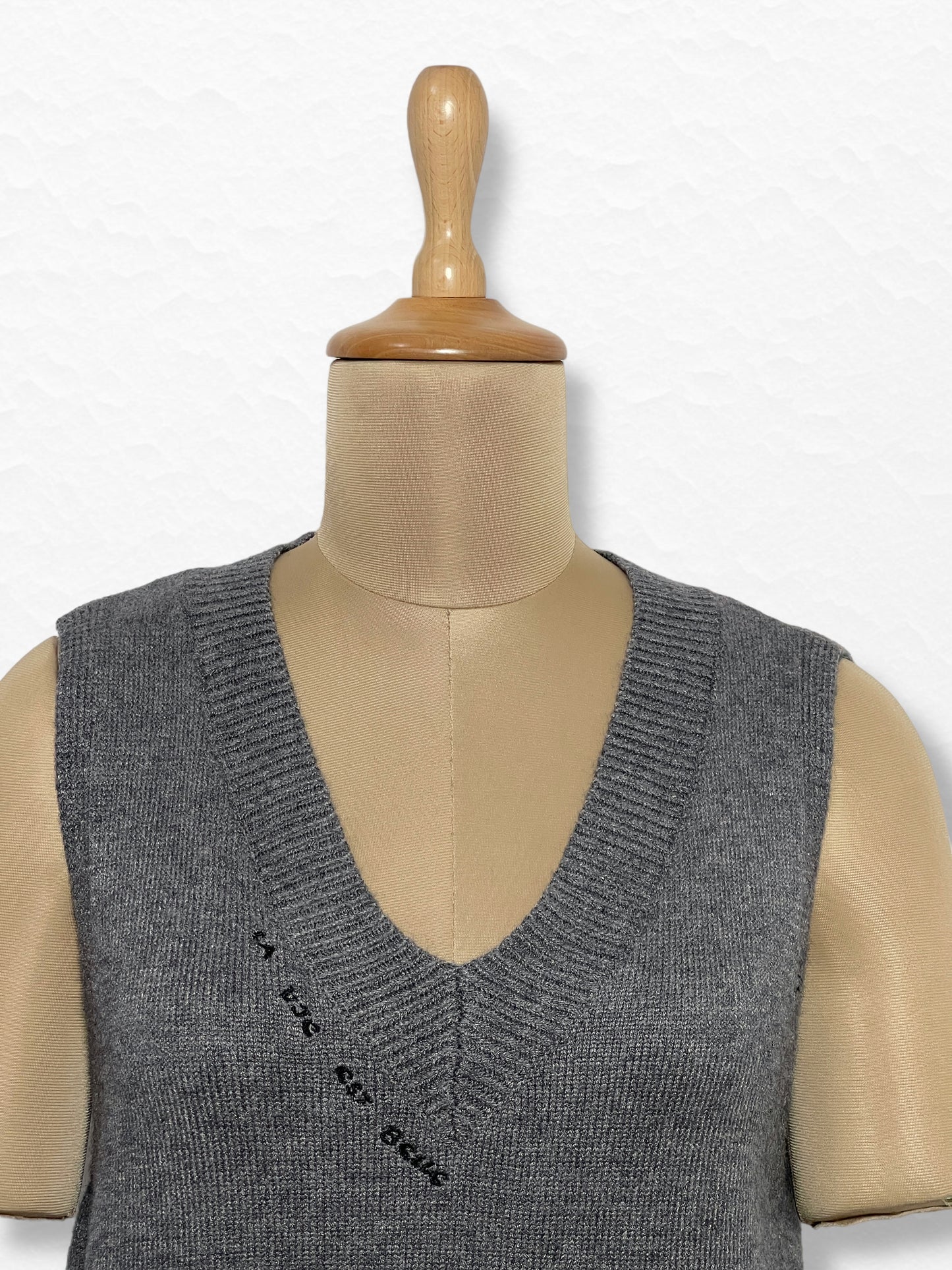 Women's Sweater Vest 2571