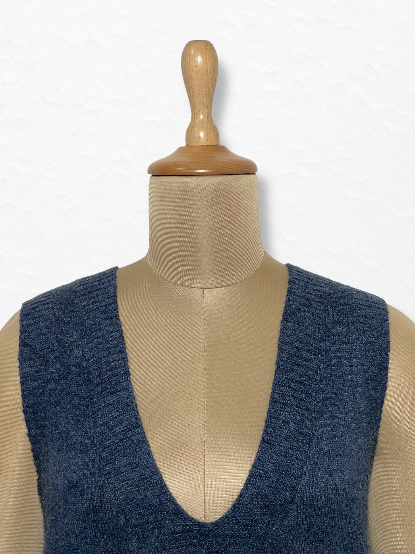 Women's Sweater Vest 2579
