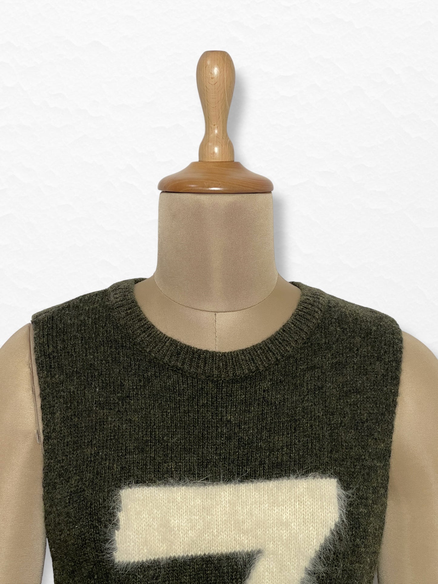 Women's Sweater Vest 2588