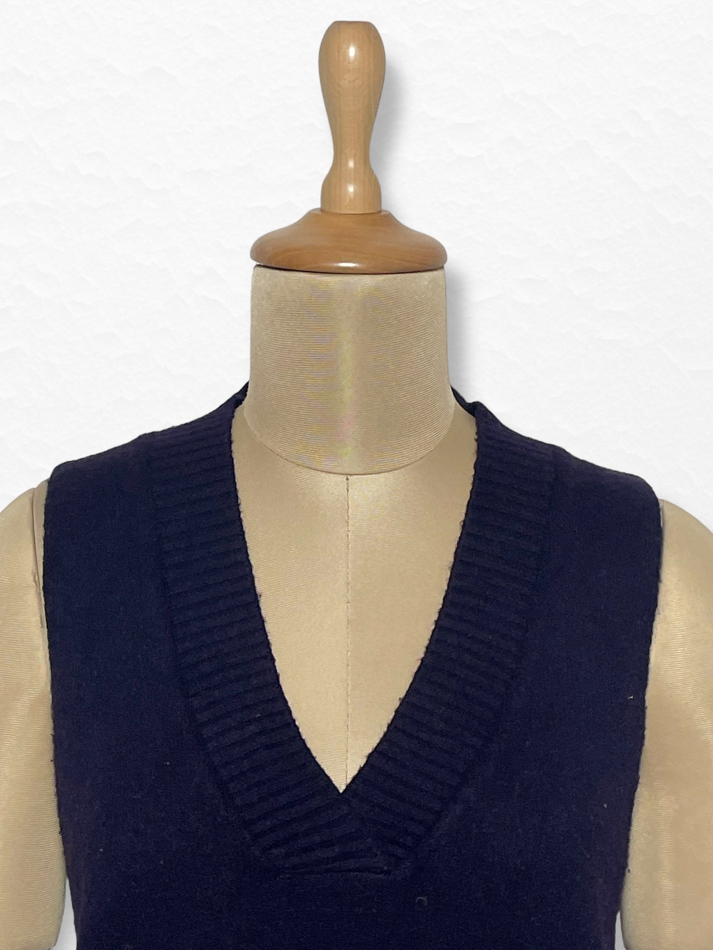 Women's Sweater Vest 2700