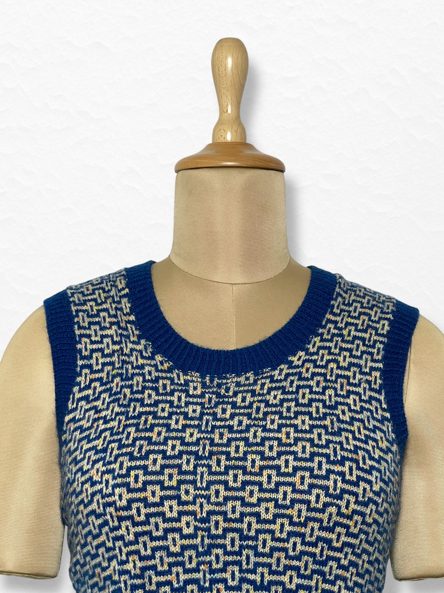 Women's Sweater Vest 2138
